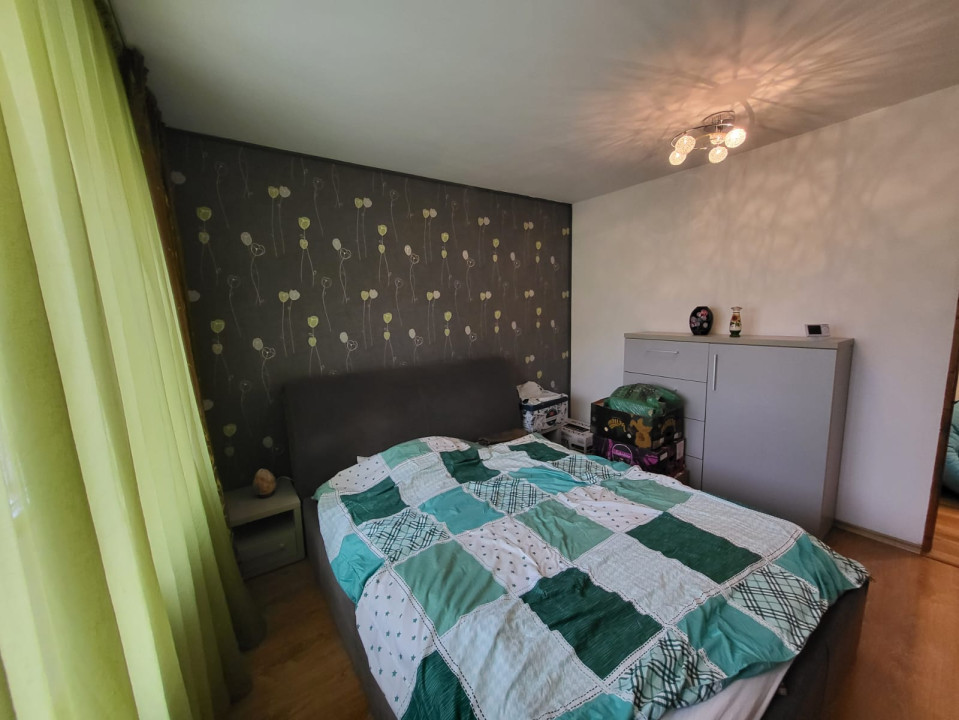 Apartament 3 camere, semidecomandat, 54 mp, zona Liceul Pedagogic