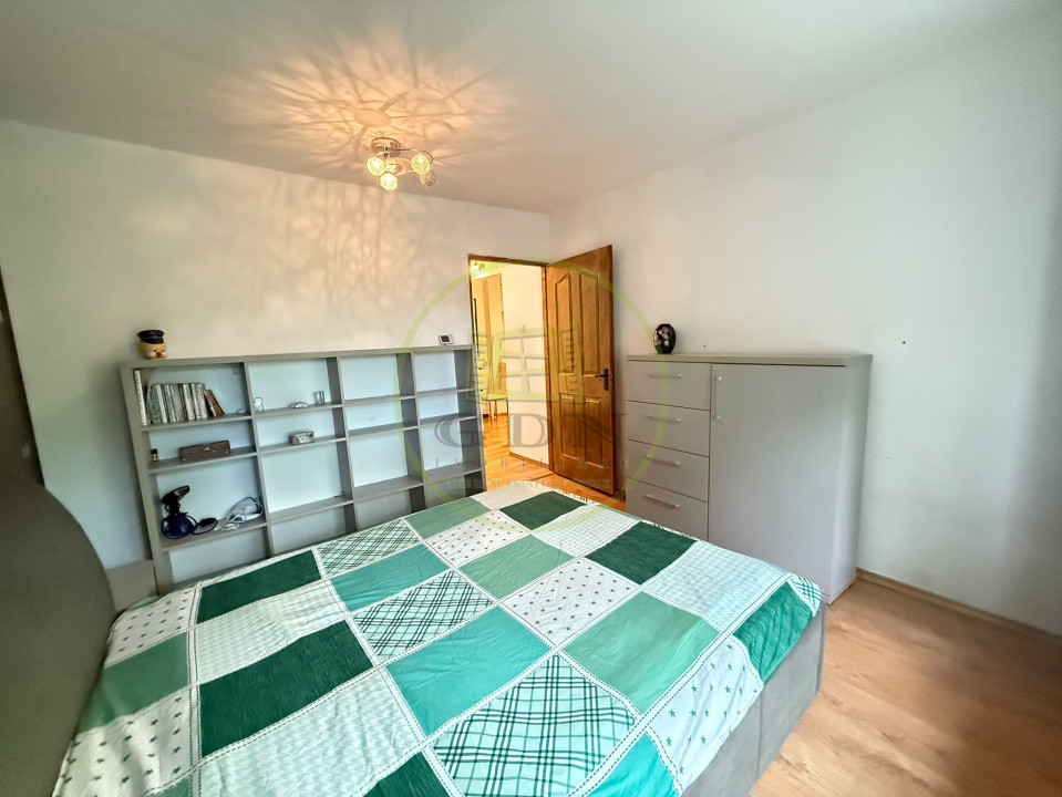 Apartament 3 camere, semidecomandat, 54 mp, zona Liceul Pedagogic
