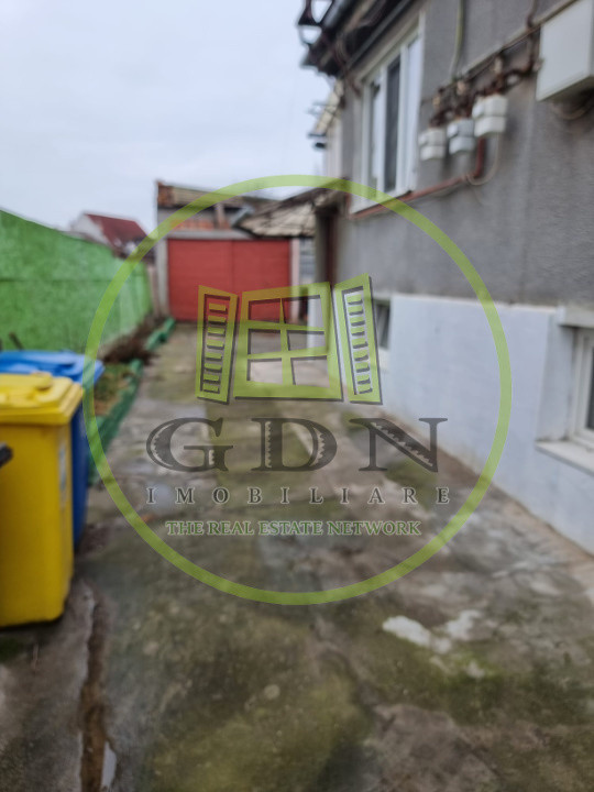 Proprietate spre vanzare,  formata din 2 case suprafata totala 440 mp