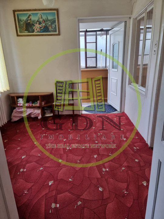 Proprietate spre vanzare,  formata din 2 case suprafata totala 440 mp