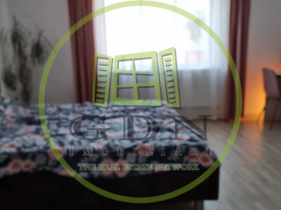 Proprietate spre vanzare,  formata din 2 case suprafata totala 440 mp