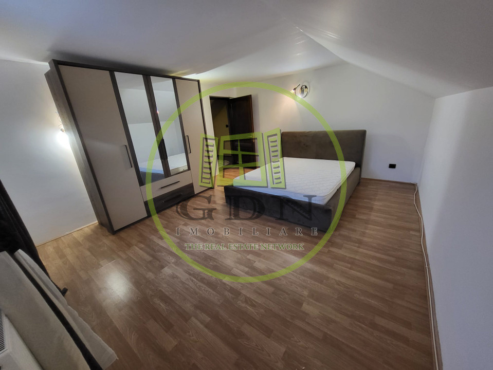 Casă 3 camere decomandată, 140 mp, cartier Bariera Vâlcii