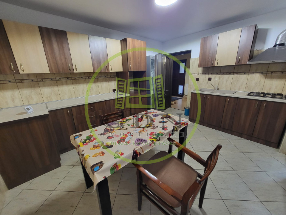 Casă 3 camere decomandată, 140 mp, cartier Bariera Vâlcii