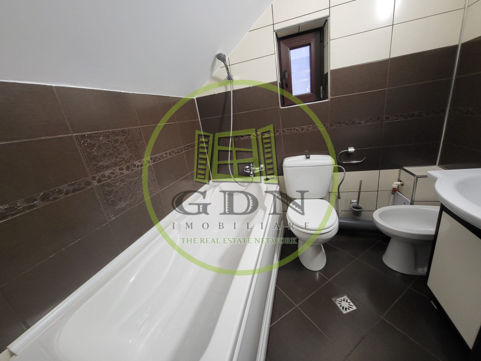 Casă 3 camere decomandată, 140 mp, cartier Bariera Vâlcii