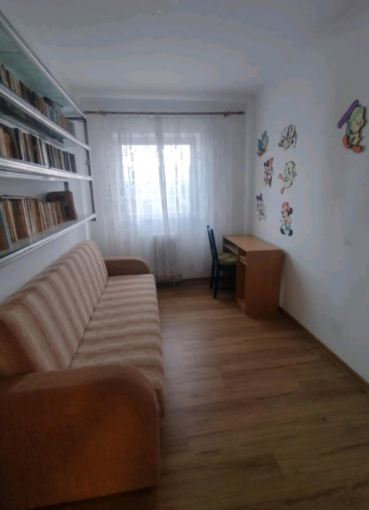 Apartment  cu 3 camere , 70mp utilat si mobilat spre inchiriere in Vasile Aron 