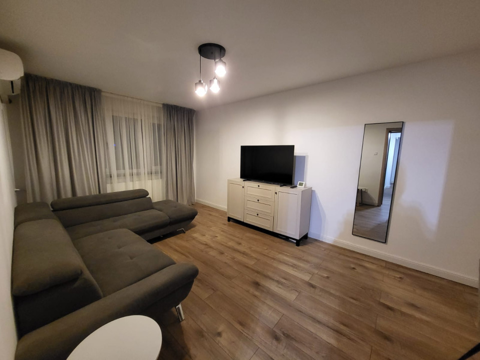 Apartament 2 camere, semidecomandat, 55 mp, cartier 1 mai, zona Spitalul Nr. 1