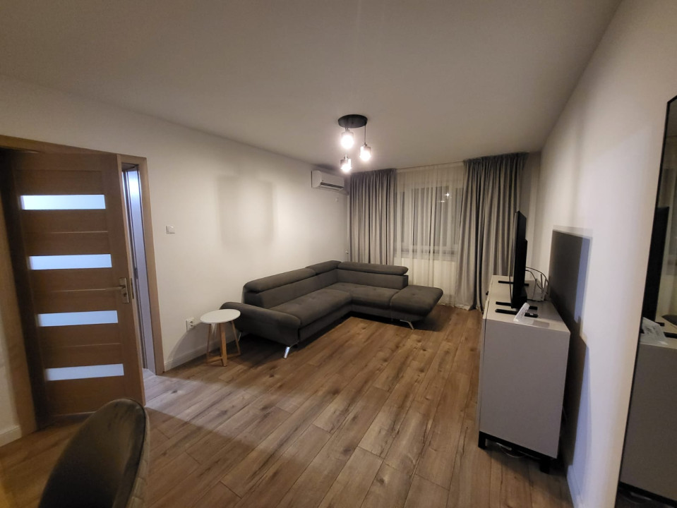 Apartament 2 camere, semidecomandat, 55 mp, cartier 1 mai, zona Spitalul Nr. 1