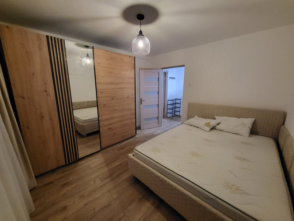 Apartament 2 camere, semidecomandat, 55 mp, cartier 1 mai, zona Spitalul Nr. 1