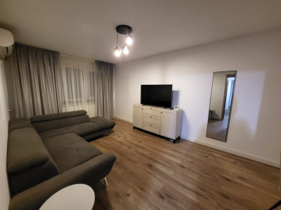 Apartament 2 camere, semidecomandat, 55 mp, cartier 1 mai, zona Spitalul Nr. 1