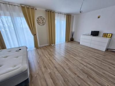 Proprietate 5 camere cu teren de 700mp spre vanzare in Cisnadie