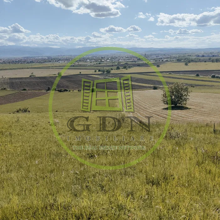 Teren extravilan de vânzare | 4600 mp | în zona Gușterița