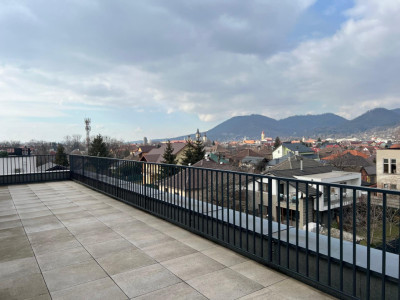 Penthouse 3 camere vedere panoramica spre deal cu terasa, zona centru vechi