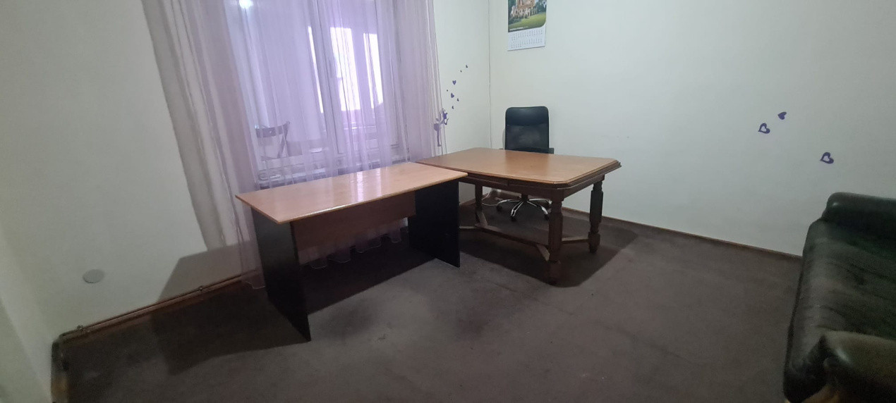 Spațiu Comercial zonă centrală 15mp la parterul unei case