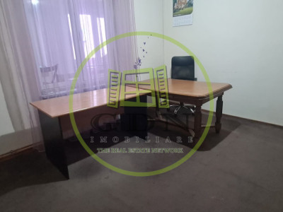 Spațiu Comercial zonă centrală 15mp la parterul unei case