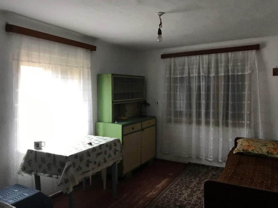 CASA 3 CAMERE CU TEREN DE 600 MP IN GURA RAULUI 