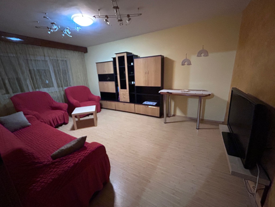 Apartament 3 camere decomandat, 63 mp, cartier Rovine, zona Poșta