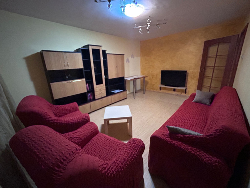 Apartament 3 camere decomandat, 63 mp, cartier Rovine, zona Poșta