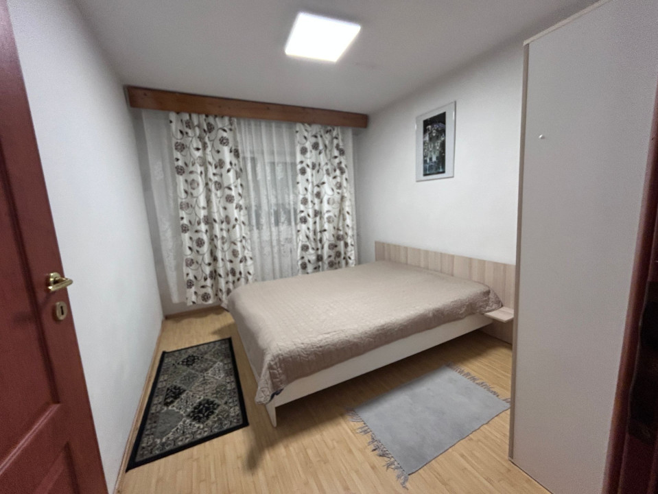 Apartament 3 camere decomandat, 63 mp, cartier Rovine, zona Poșta