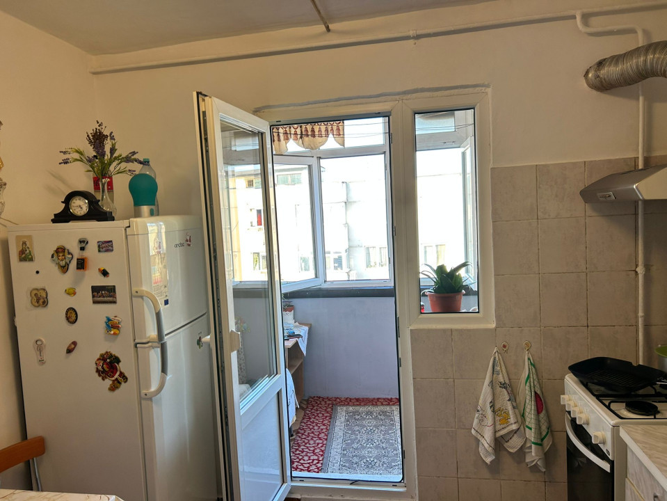 Apartament 3 camere Crangasi - apropiere metrou(500m)!