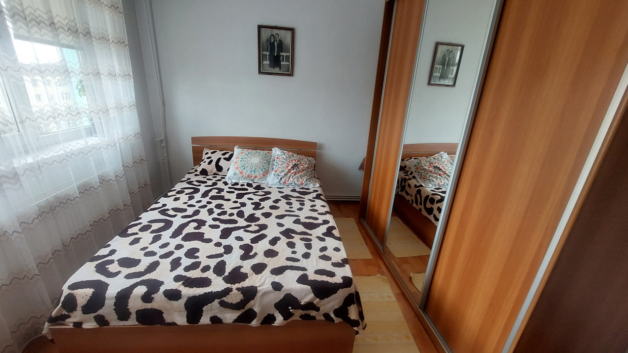 Apartament 3 camere, semidecomandat, Calea Severinului 