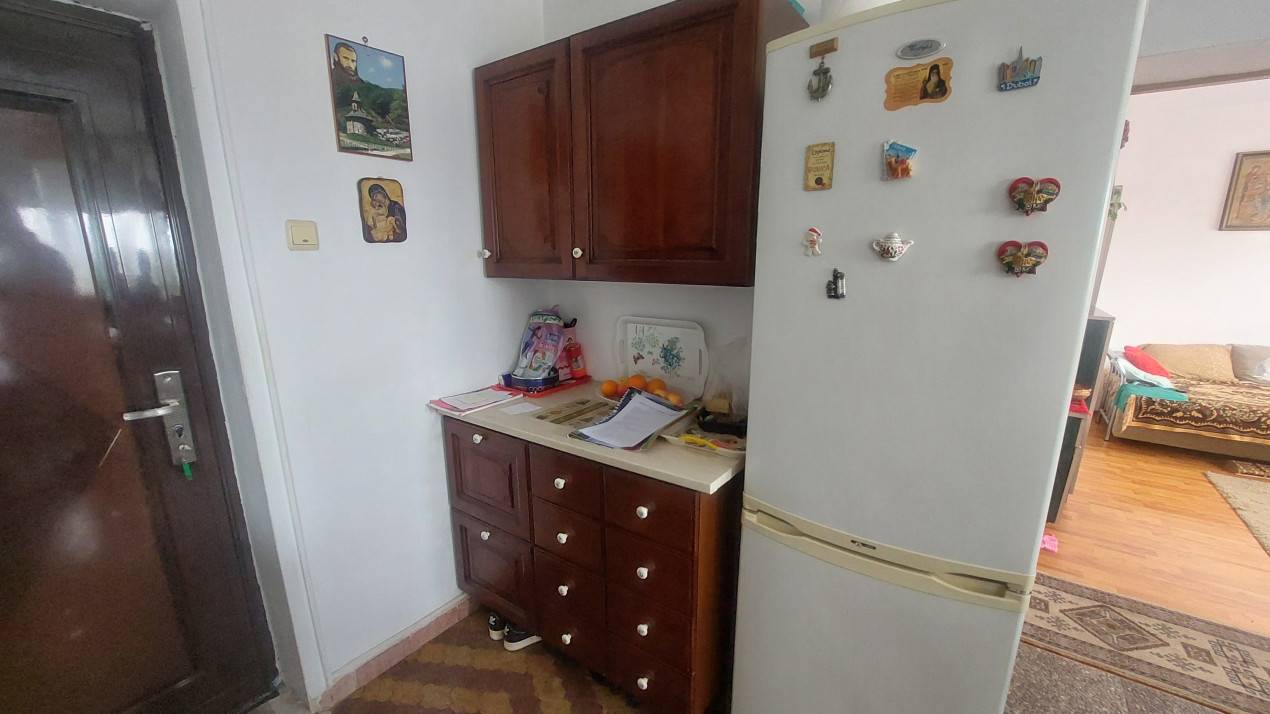 Apartament 3 camere, semidecomandat, Calea Severinului 