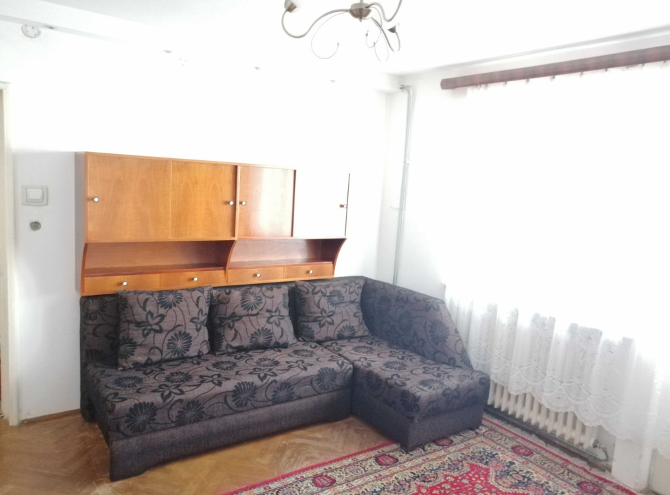 Apartament de închiriat, 4 camere, 70 mp, zona Mihai Viteazu