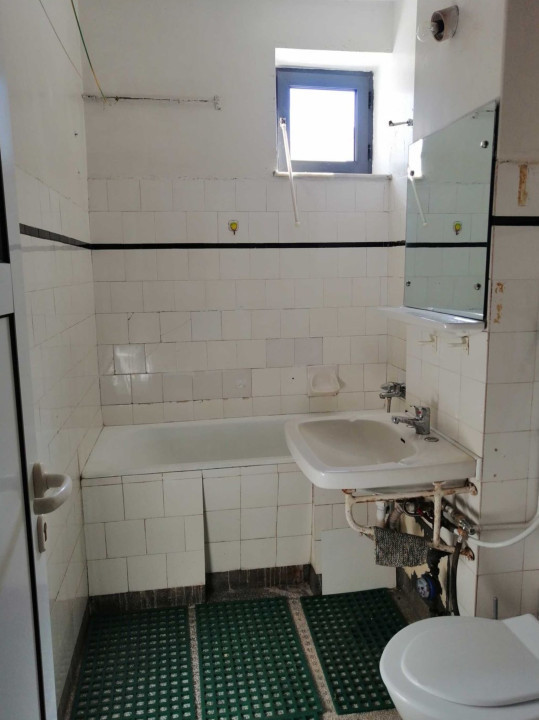 Apartament de închiriat, 4 camere, 70 mp, zona Mihai Viteazu