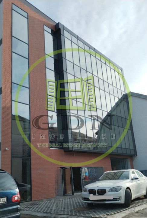 Cladire spatiu comercial si birouri,  209.8 mp utili, parcare in subteran