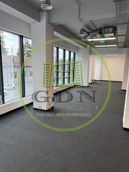 Cladire spatiu comercial si birouri,  209.8 mp utili, parcare in subteran