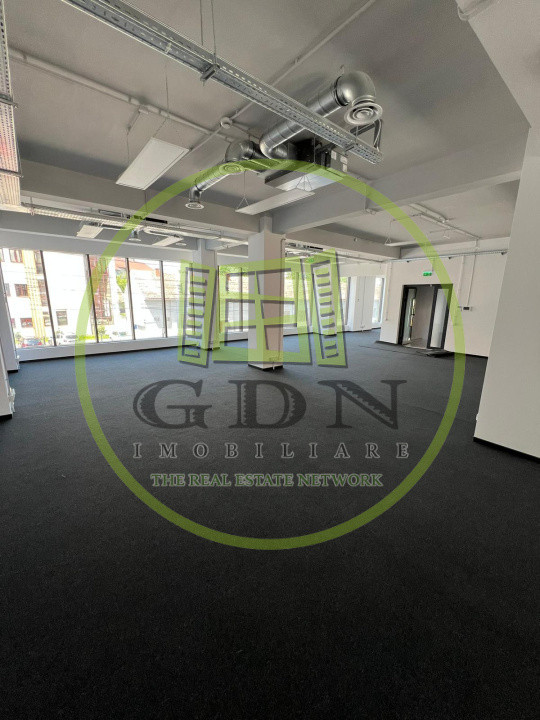 Cladire spatiu comercial si birouri,  209.8 mp utili, parcare in subteran