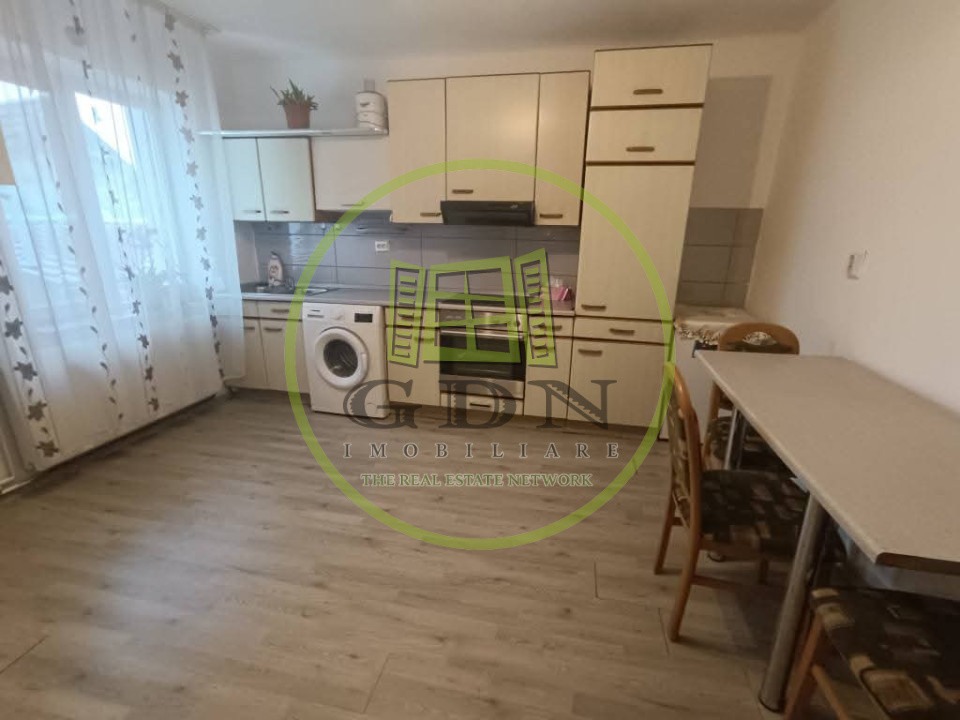 Casa 3 camere , suprafata 80mp ,spre inchriere in Sacel.