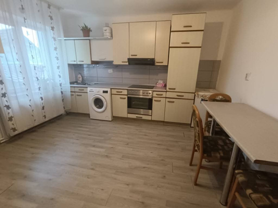 Casa 3 camere , suprafata 80mp ,spre inchriere in Sacel.