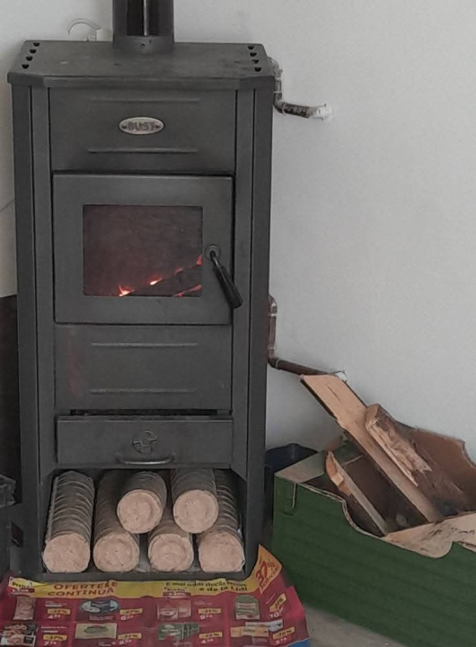 Casa 3 camere , suprafata 80mp ,spre inchriere in Sacel.