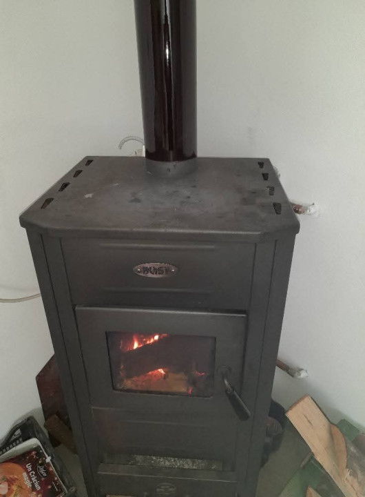 Casa 3 camere , suprafata 80mp ,spre inchriere in Sacel.