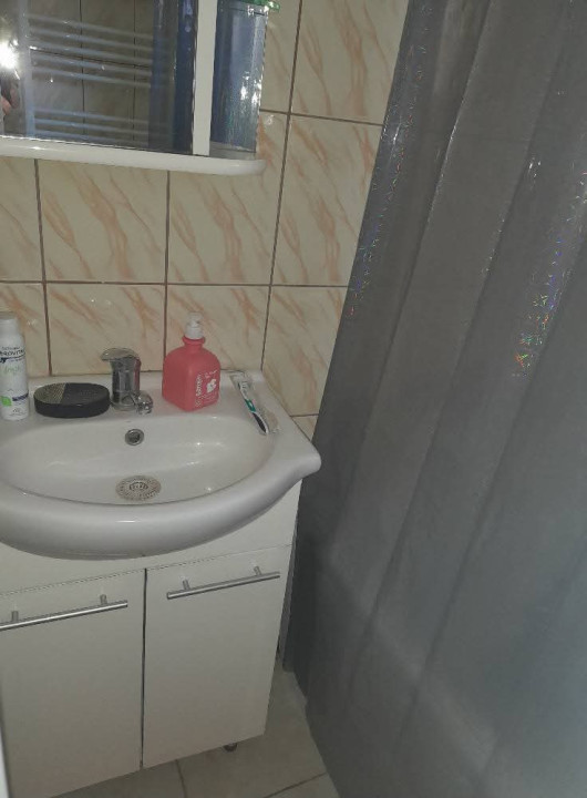 Casa 3 camere , suprafata 80mp ,spre inchriere in Sacel.