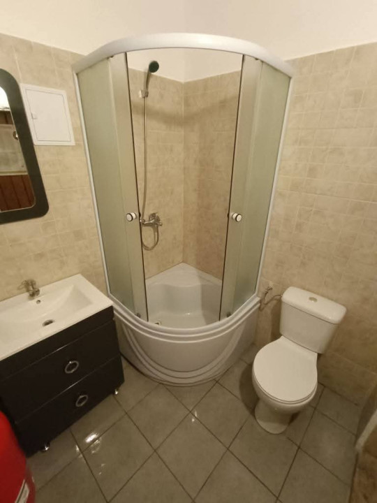 Casa 3 camere , suprafata 80mp ,spre inchriere in Sacel.