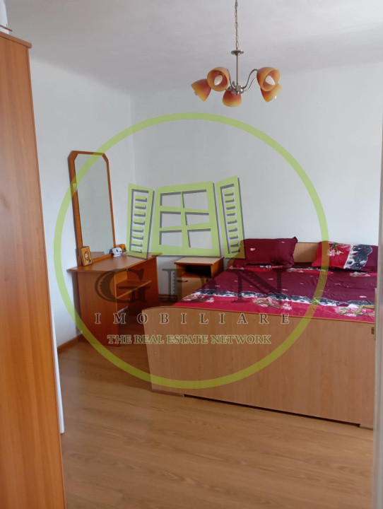 🏡 Casă de vânzare în Săcel – 2 corpuri locuibile, 3 băi, grădină, teren generos