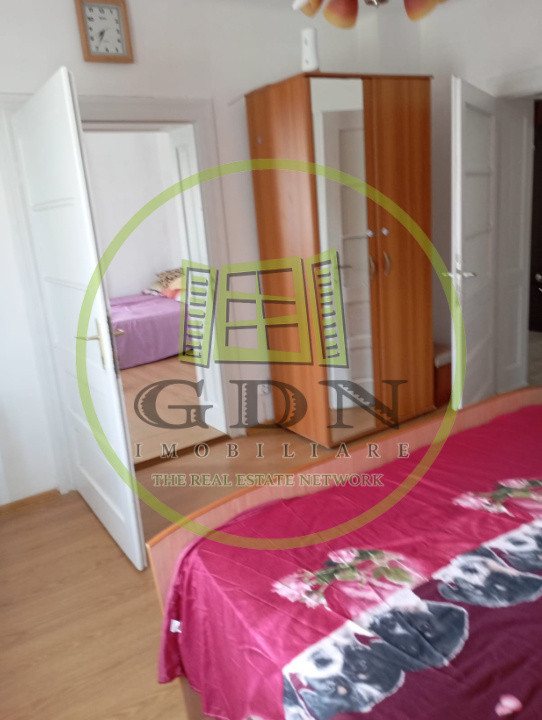 🏡 Casă de vânzare în Săcel – 2 corpuri locuibile, 3 băi, grădină, teren generos