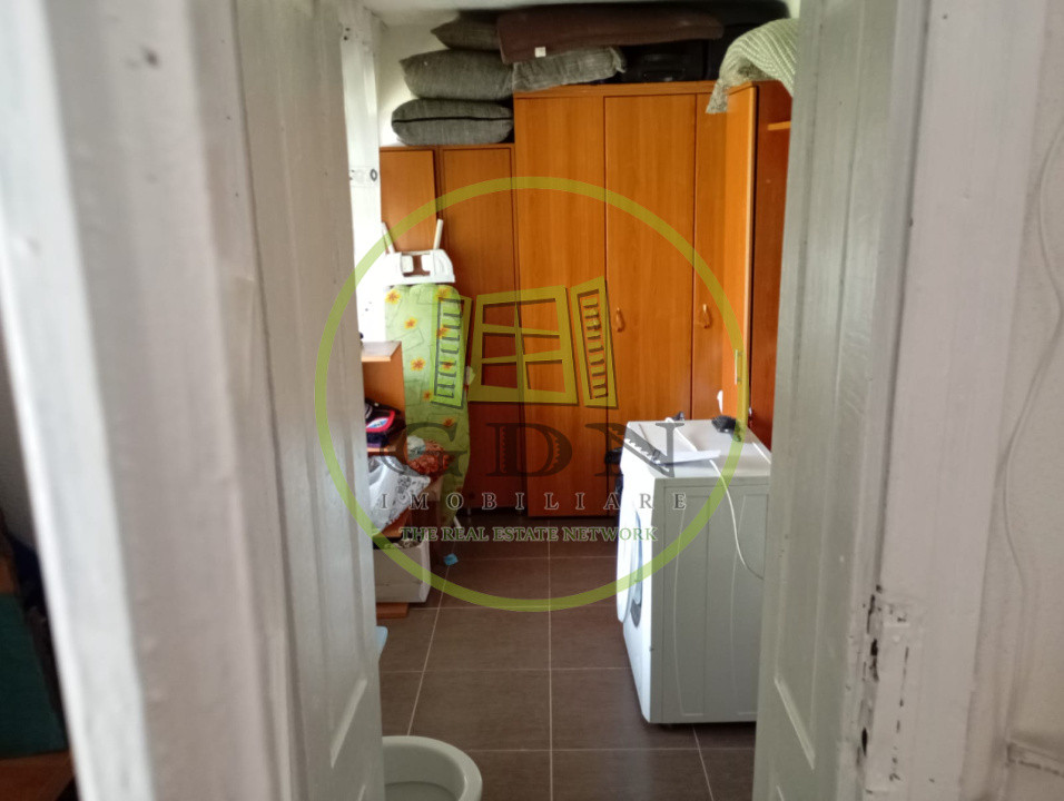 🏡 Casă de vânzare în Săcel – 2 corpuri locuibile, 3 băi, grădină, teren generos