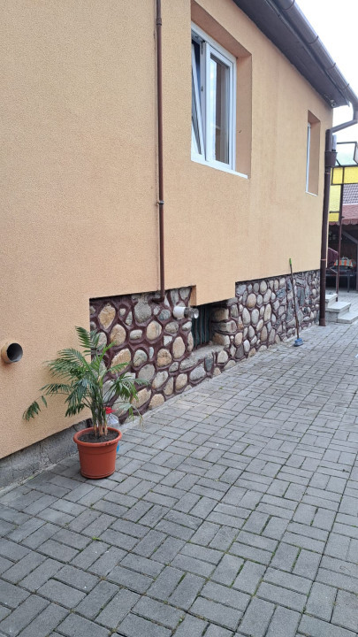 CASA 4 CAMERE 90MP UTILI SI TEREN 100MP SPRE VANZARE LAZARET