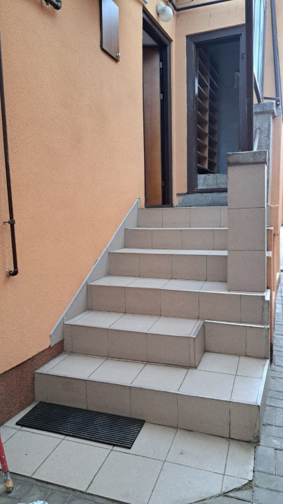 CASA 4 CAMERE 90MP UTILI SI TEREN 100MP SPRE VANZARE LAZARET