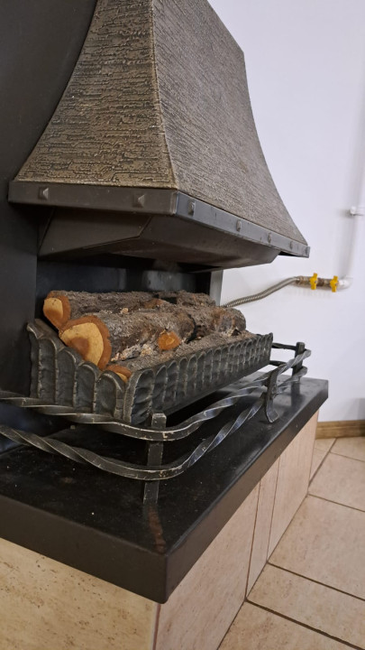 CASA 4 CAMERE 90MP UTILI SI TEREN 100MP SPRE VANZARE LAZARET
