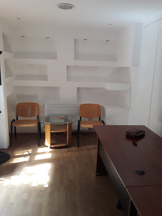 Agentie, ofer spre inchiriere mic spatiu zona Orizont 3000-Piata Astra