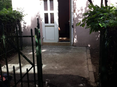 Agentie, ofer spre inchiriere mic spatiu zona Orizont 3000-Piata Astra