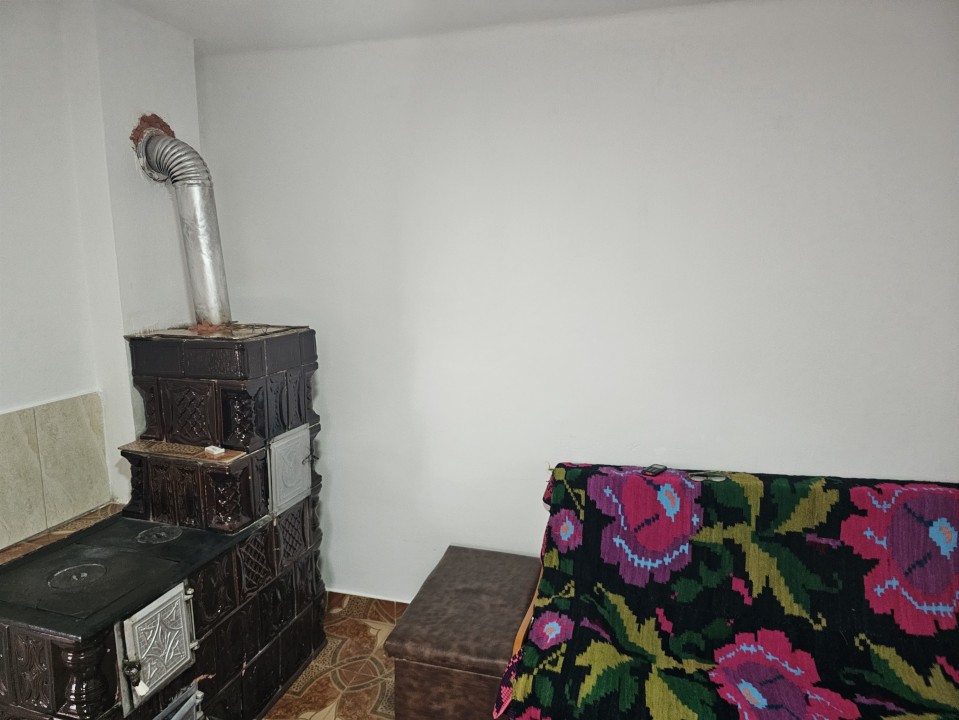 Casă de vacanță cu 3 camere + teren suprafață 1518 mp, Sat Cîmp, Bihor