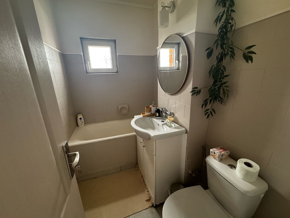 Apartament 3 camere, decomandat, 73,29mp, Centru , zona Ramada. 