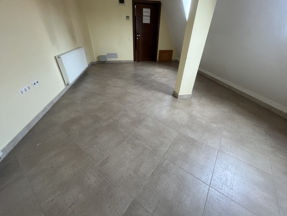 Spatiu birou central