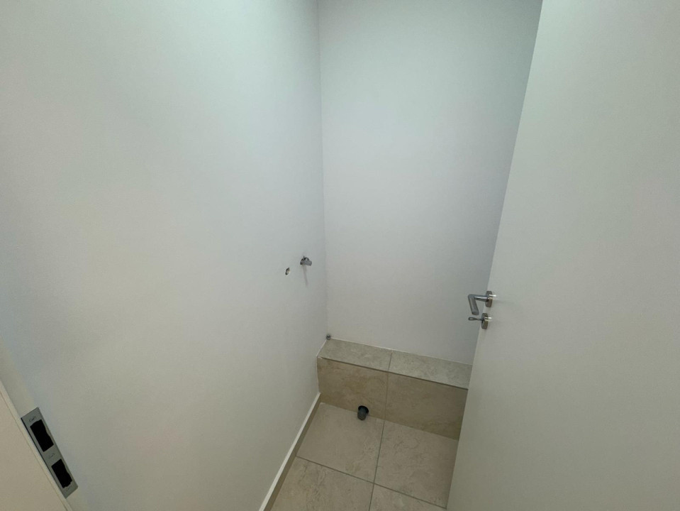 Spatiu comercial, demisol, 139.9mp, open-space, cartier Centru