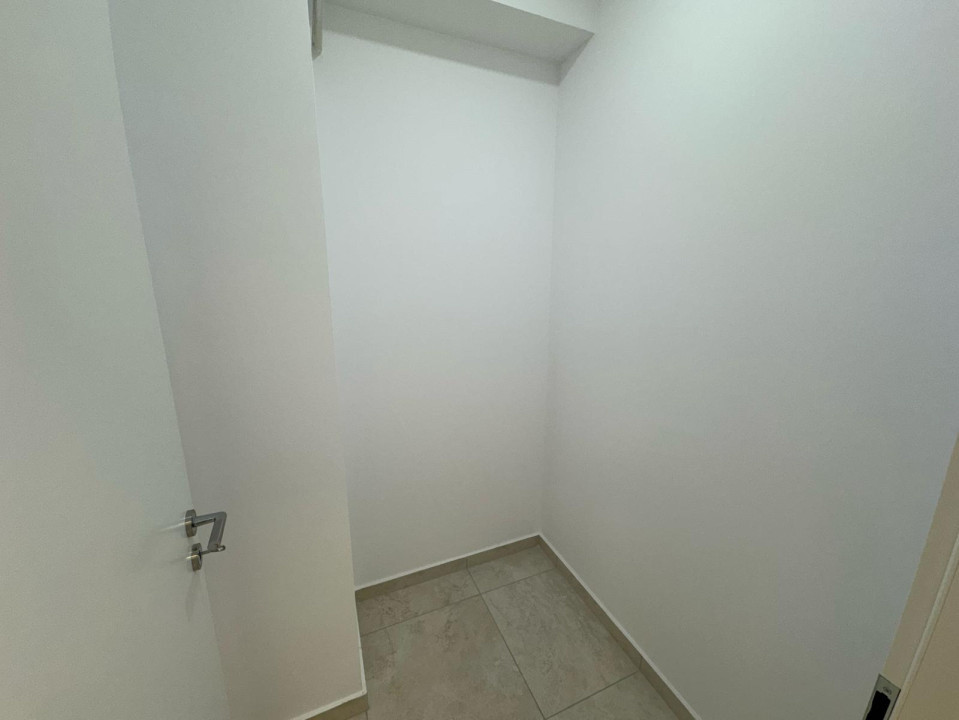 Spatiu comercial, demisol, 139.9mp, open-space, cartier Centru