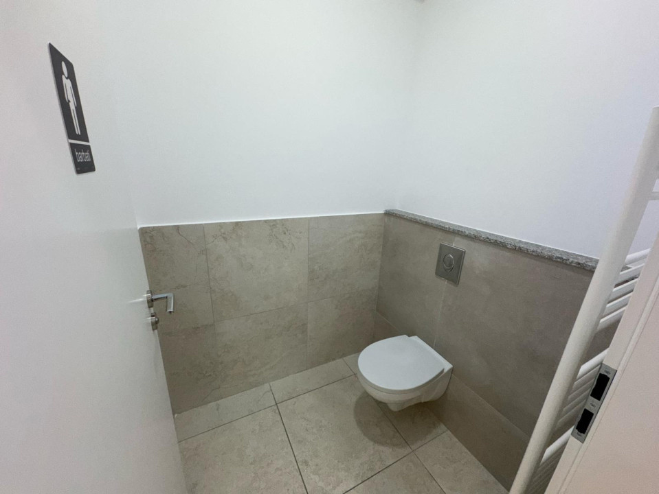 Spatiu comercial, demisol, 139.9mp, open-space, cartier Centru